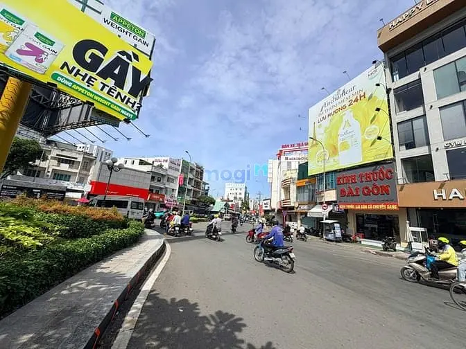 Mt 10M Ngay Vòng Xoay Âu Cơ - Vị Trí Không Thể Đẹp Hơn