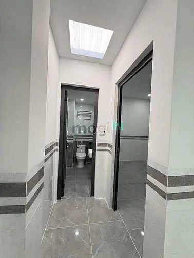 Bán Nhà Hẻm Thông Đường Xe Tải