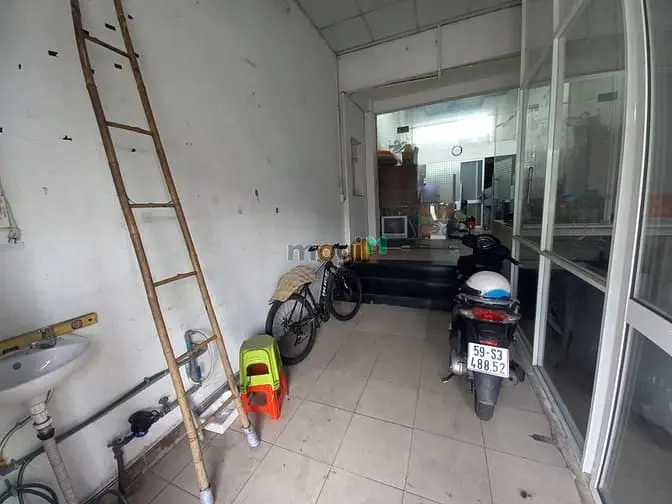 Cần Cho Thuê Mặt Bằng Mặt Tiền Đông Người Qua Lại Đường Nơ Trang Long