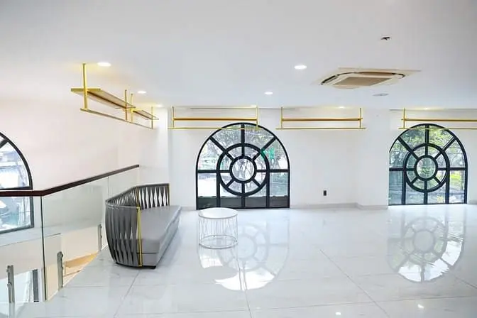 Bán Tòa Nhà Góc 2 Mặt Tiền 283A Cmt8 Quận 10. Doanh Thu = 250 Tr/Tháng