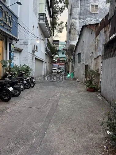 Chính Chủ Bán Nhà Cũ Tiện Xây Mới Hẻm Vào Nhà 4M Trần Phú Q.5 - 65M2