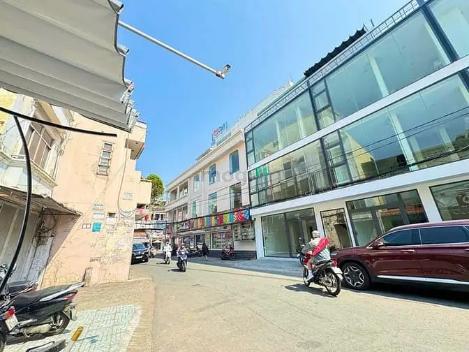 Cho Thuê Góc 2Mt Hẻm Xe Hơi Cách Nguyễn Gia Trí 20M - Khu Sinh Viên