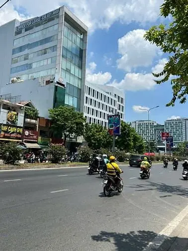 Bán Nhà Mặt Tiền Cộng Hòa Phường 12, Tân Bình. Dt: 4X20M. Giá: 23 Tỷ