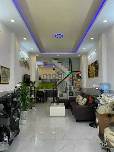 Ngộp, Bán Gấp Nhà Lạc Long Quân, 6X12, 1 Trệt 2 Lầu St, 8,2 Tỷ