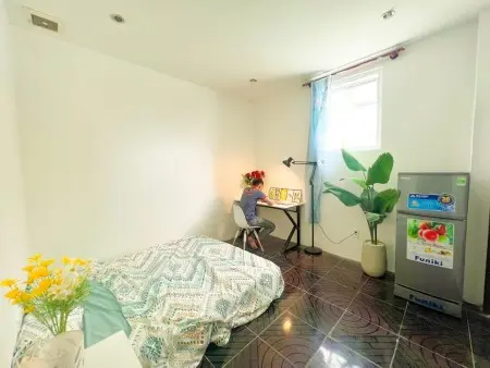 Phòng Full Nội Thất Cửa Sổ Thoáng