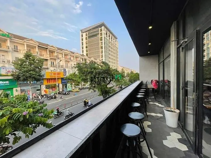 Cho Thuê Nhà Góc 2Mt Gần Emart, 415M², Phù Hợp Chuỗi F&B, Showroom
