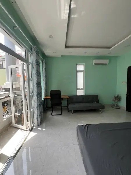 Căn Hộ 2Pn 50M2 Có Ban Công - Máy Giặt Riêng - Khu Vực Trung Tâm - Ngay Phan Xích Long