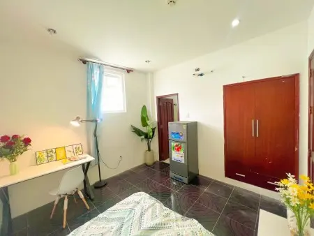 Phòng Full Nội Thất Cửa Sổ Thoáng