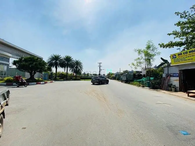 Nhà Mặt Tiền Đường Bưng Ông Thoàn, Phú Hữu, Dt 221M2 Ngang 11,7M