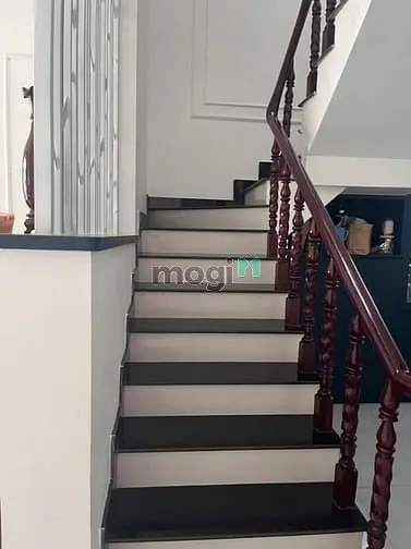 Nhà 1Tr 2 Lầu Góc 2 Mặt Tiền Hẻm 6M Đường Đỗ Xuân Hợp, Phước Long B