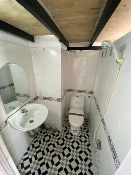 Phòng Gác Lửng Có Cửa Sổ Trời Cửa Sổ Hành Lang - 2.5Tr