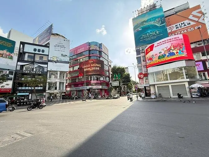 Cho Thuê Góc 3Mt Ngã 6 Phù Đổng - Đối Diện Khách Sạn New World