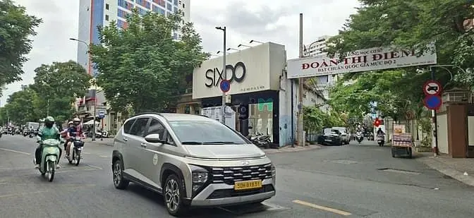 Chính Chủ Lê Văn Sỹ Q.3 5.7M X 12M 4 Tầng Sân Thượng 5 Phòng 5 To-Let