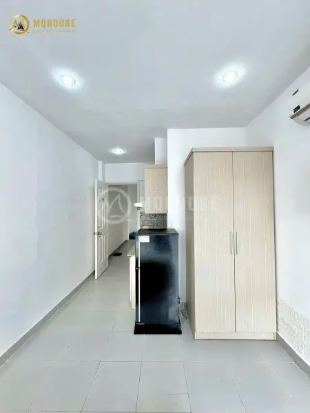 Cho Thuê Phòng Ban Công Ngay Đặng Văn Ngữ, Phú Nhuận Có Thang Máy, Nhà Xe Rộng Gần Quận 1, Quận 3