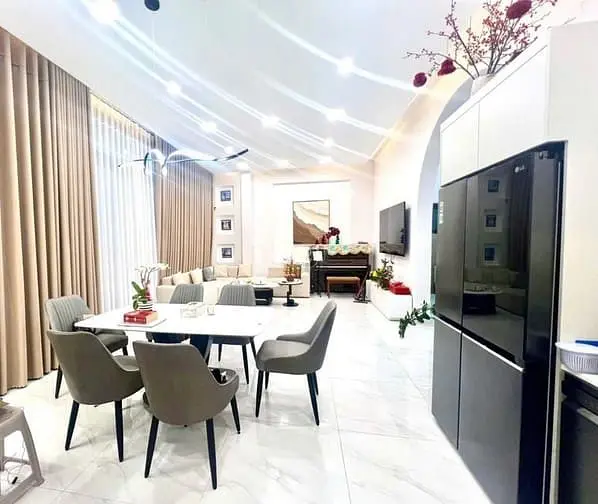 Bán Biệt Thự Siêu Đẹp 341M2, Hoàng Văn Thụ Đà Lạt Gần Làng Hoa Vạn Thà