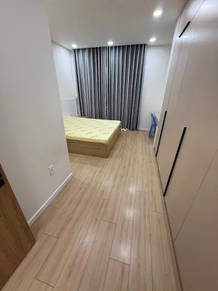 Cho Thuê Nhà Nguyên Căn 4 Tầng Sân Thượng - Đâỳ Đủ Nội Thất Đường 6M -15Triệu - Thích Hợp Làm Cty Vp