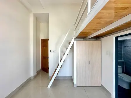 Phòng Có Gác Mới Xây Cửa Sổ Trời 5P Đi Go Trường Chinh