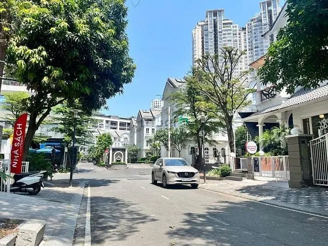 Villa Saigon Pearl, Dt 7X21M Hầm 3 Lầu Full Nội Thất Gần Landmark 81