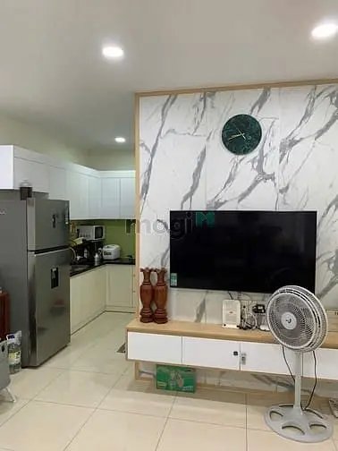 C/C Đặng Văn Ngữ, Phú Nhuận, Căn Góc, 100M2, 3Pn, 2Wc, Giá 15Tr/Tháng.