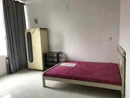 Phòng Rất Xinh Sạch, Có Cửa Sổ , Ban Công Thông Thoáng Nắng Gió , Giờ Tự Do.