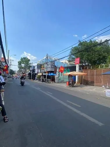 Cho Thuê Nhà Mặt Tiền Lê Văn Lương – Có Sân Vườn Rộng 🔥