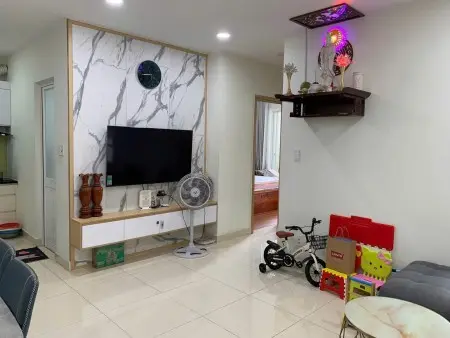 C/C Đặng Văn Ngữ, Phú Nhuận, Căn Góc, 100M2, 3Pn, 2Wc, Giá 15Tr/Tháng.
