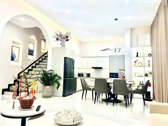 Bán Biệt Thự Siêu Đẹp 341M2, Hoàng Văn Thụ Đà Lạt Gần Làng Hoa Vạn Thà