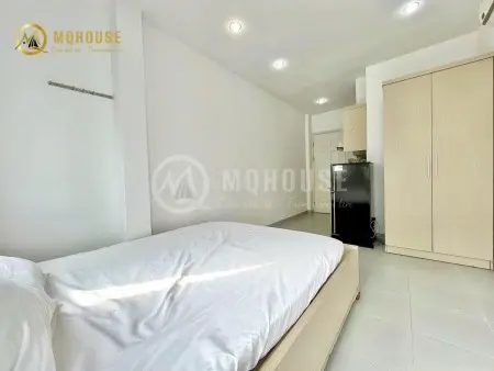 Cho Thuê Phòng Ban Công Ngay Đặng Văn Ngữ, Phú Nhuận Có Thang Máy, Nhà Xe Rộng Gần Quận 1, Quận 3