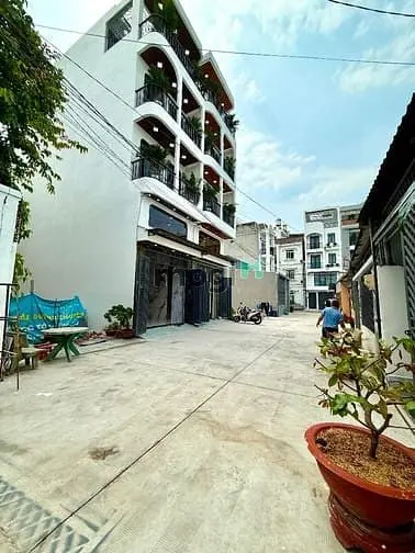 Nhà Bên Trường Học, Ubp, Nhà Thờ, Dt:4X16M, Lửng, 3 Lầu, 4Pn, Gara Xe