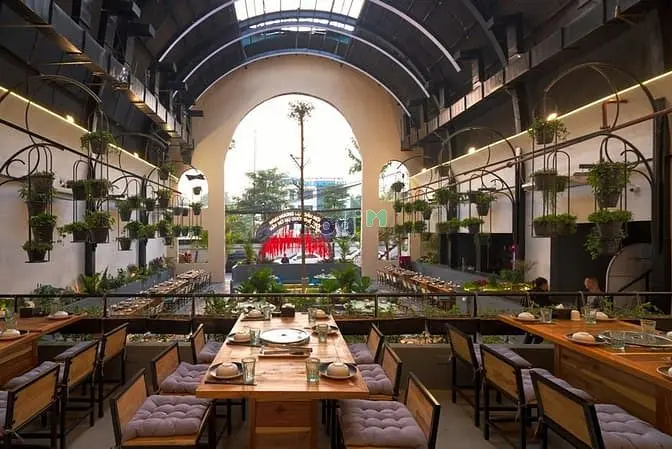 Sang Nhượng Quán Bia Sân Vườn 1000M2 Tại Hoàn Kiếm