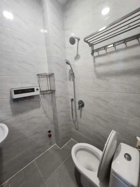 Cho Thuê 2 Phòng Trọ Mới, Đẹp, Có Bếp, Toilet Riêng + Gác 3M², Giờ Tự Do