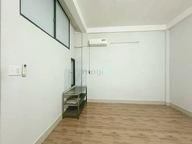 Phòng 25M2 Sẵn Máy Lạnh Tủ Lạnh Kệ Bếp Ngay Chợ Hoàng Hoa Thám