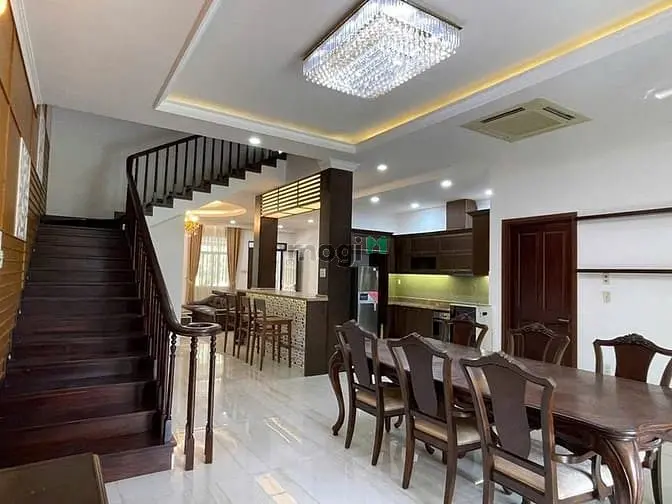 Cho Thuê Villa Chateau Phú Mỹ Hưng Q7 Dt 12Mx25M 1 Trệt 2 Lầu 120Tr