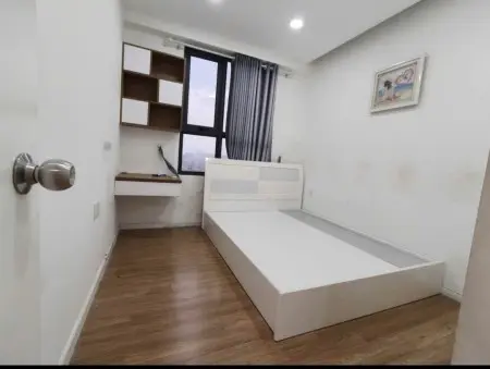 107M2, 3Pn, 2Wc, C/C Screc Trường Sa, P12, Q3, Nhà Mới, Sạch. Giá 14Tr5/Th