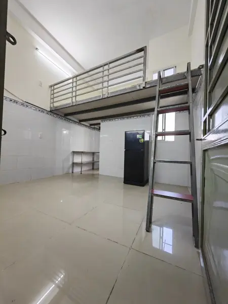 Phòng Trọ Giá Sinh Viên Gác Cao 1M9 30M2 Ngay Trường Chinh