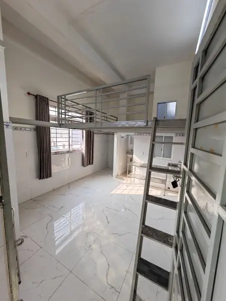 Phòng Trọ Giá Sinh Viên Gác Cao 1M9 30M2 Ngay Trường Chinh