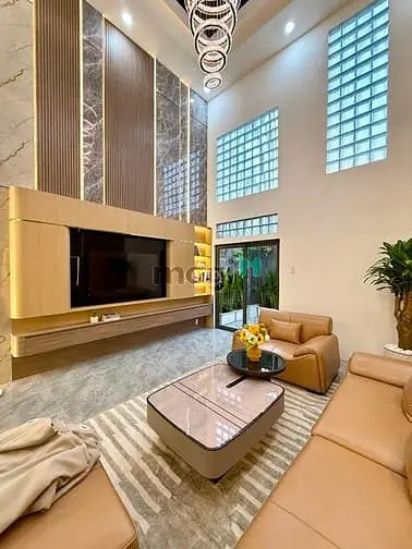 Nhà Dt:4.5X17M, Lửng, 3 Lầu, 4Pn, P.thờ, P.xông Hơi, Gara Ô Tô, S,Thg