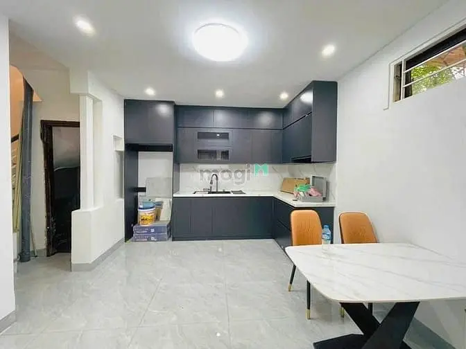 Nhà Lô Góc 3 Thoáng Xây Mới Siêu Đẹp Tại Cầu Giấy