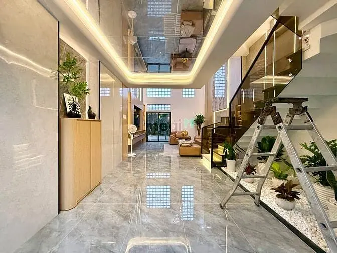 Nhà Dt:4.5X17M, Lửng, 3 Lầu, 4Pn, P.thờ, P.xông Hơi, Gara Ô Tô, S,Thg