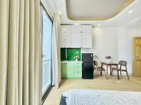 Phòng Full Nội Thất – Ban Công Rộng – Ngay Hutech/Uef/Hiu