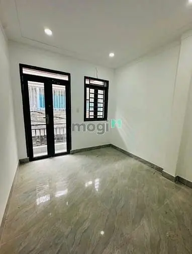 Nhà Đường Tôn Thất Thuyết Q4 Giá 2Ty4 - Gần Siêu Thị Metro