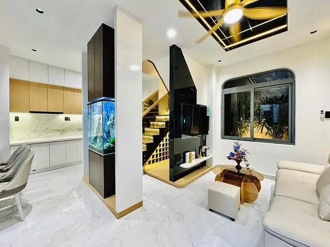 Chủ Giảm ~1 Tỷ Bán Nhanh Căn Luxury 4 Tầng Hxh Sát Nhà Thích Quảng Đức