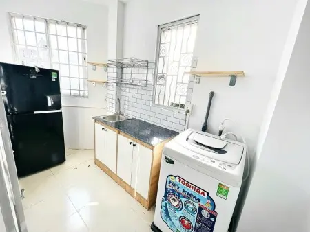 Cho Thuê Phòng Rộng 35M2 Tách Bếp Đường Nguyễn Gia Trí, Bình Thạnh Gần Ngã Tư Hàng Xanh Giá Rẻ