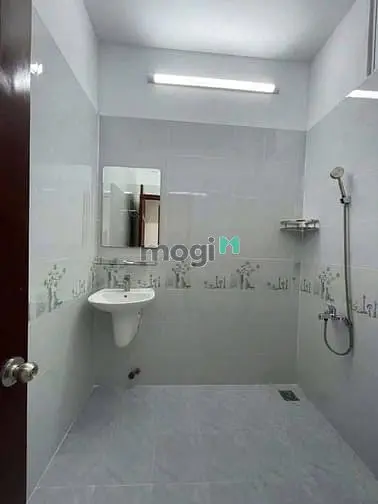 Bán Gấp Nhà Đẹp Mt Cao Thắng,Q3 43M2 Giá 1.55T Sổ Sẵn Hẻm Xe Hơi 4M
