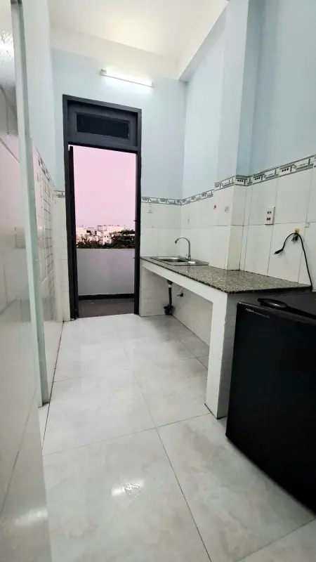 Phòng Trọ Tách Bếp, Ban Công Sát Bên Đại Học Hutech Bình Thạnh