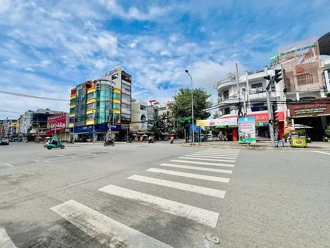 Cho Thuê Góc 2Mt Cao Lỗ - Đối Diện Parc Mall - Dt 9X20M, 3 Tầng