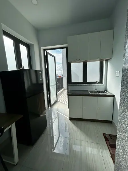 Phòng Full Nội Thất Cửa Sổ Ban Công Thoáng Mát Gần Sân Bay , Khu Công Nghiệ Tân Bình