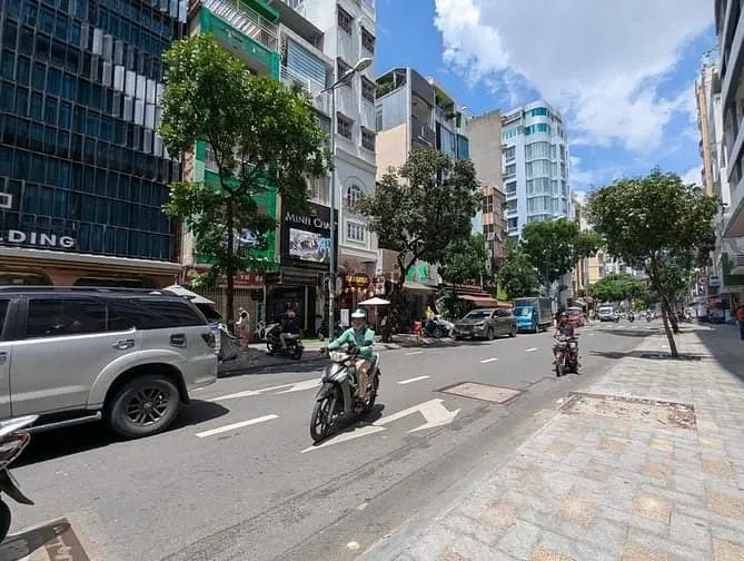 Cho Thuê Tòa Nhà Trung Tâm Chợ Bến Thành - 5 Tầng Thang Máy - Mt 11M