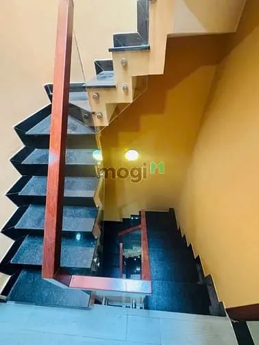 Bán Gấp Nhà Hxh Trần Quốc Thảo,Q3 33M2 Giá 1.2T Sổ Sẵn Hẻm Xe Hơi 4M