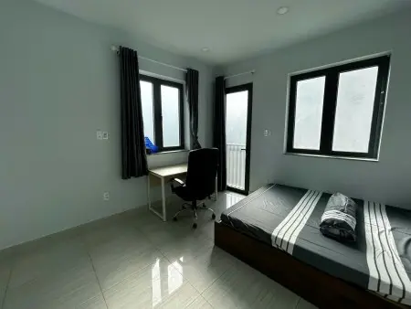 Phòng Full Nội Thất Cửa Sổ Ban Công Thoáng Mát Gần Sân Bay , Khu Công Nghiệ Tân Bình